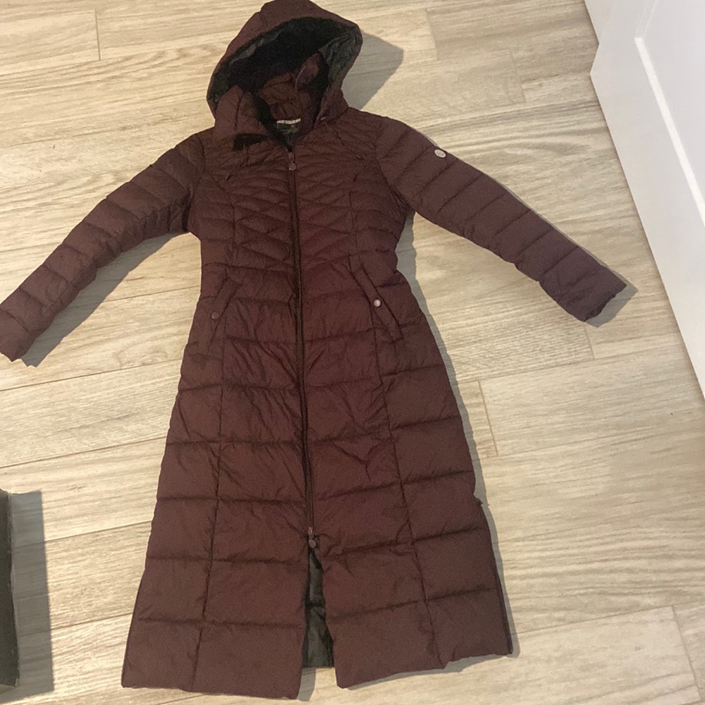 Bernardo woman’s long puffer coat